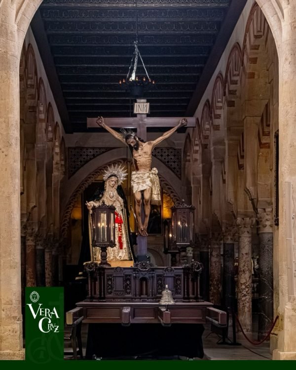 El obispo preside en la catedral la misa preparatoria para el Magno Vía Crucis